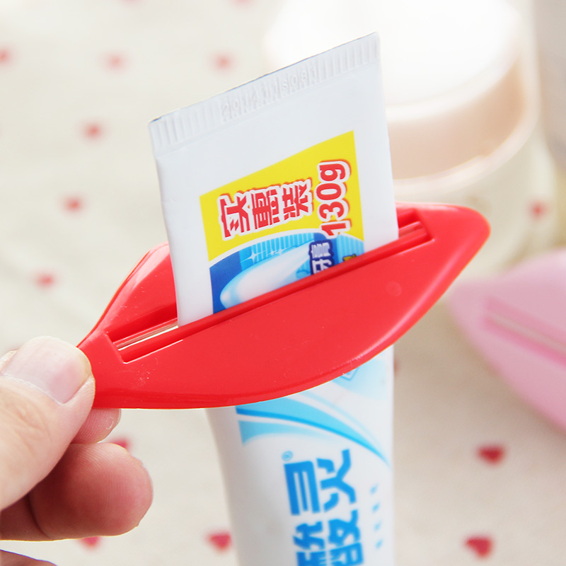 2pcs Lip Kiss Toothpaste Dispenser Facial Cleanser Tube Cream Squeezer - Random color